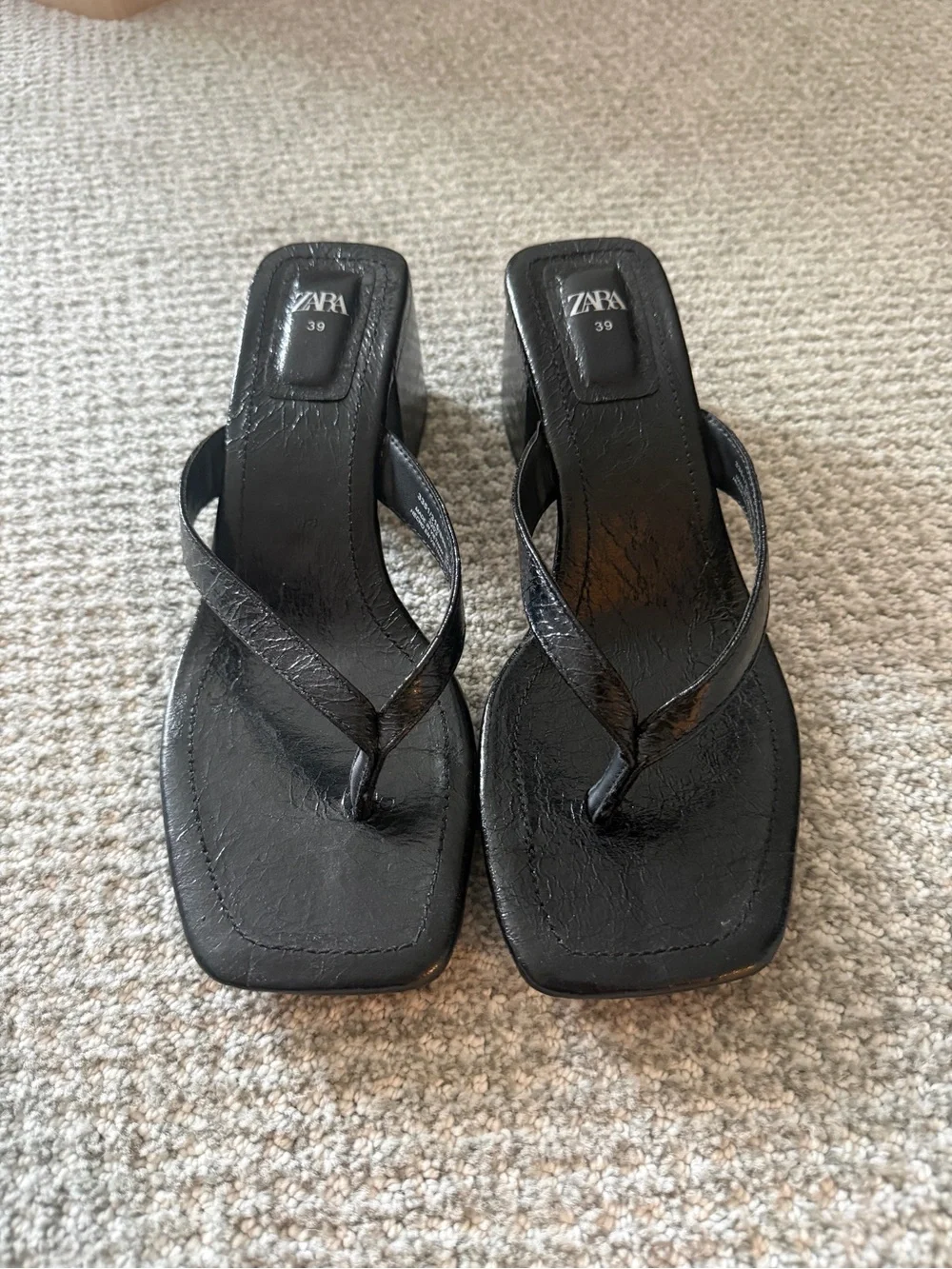 Zara Black Square-Toe Thong Sandals – Minimalist Slip-Ons - Picture 2 of 4